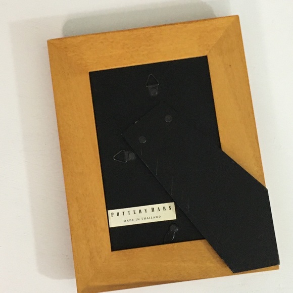 Potterybarn | 4x6 Metropolitan Wood Frame - Picture 6 of 7